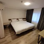 Отель Maproom 3*