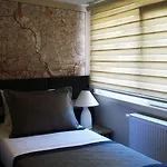 Отель Maproom 3*